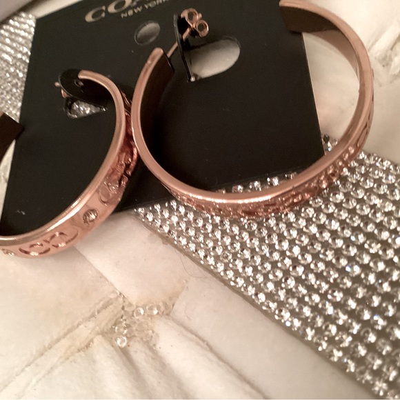 NWT Coach Rose 🌹 Gold Hoop Earrings - Picture 3 of 7